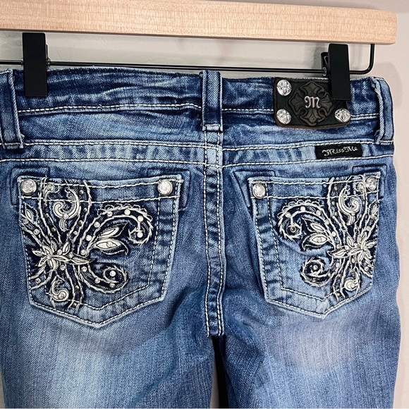 Vintage Miss Me Jeans Capri Crop Fleur Embroidery Short Y2K Skinny Slim Blythe - Picture 4 of 12